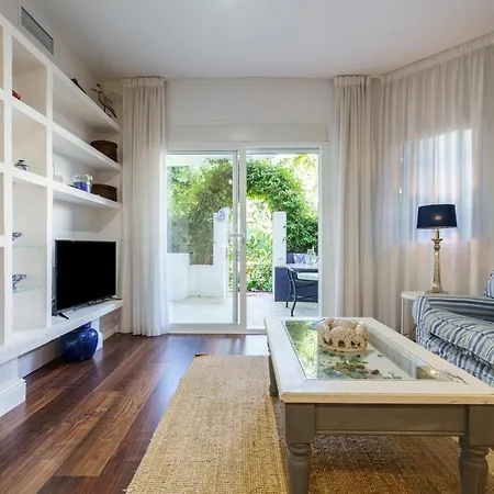 Golden Elveria Apartment